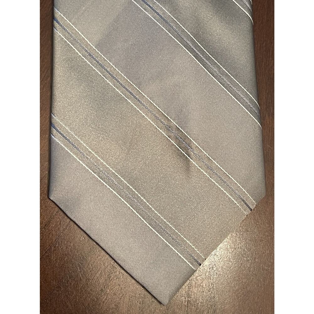 Claiborne Green Gray Hand Made 100% Imported Silk Men’s Neck Tie Made In China